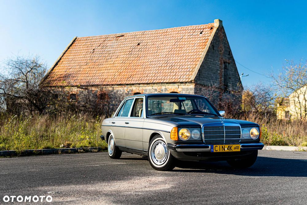 Mercedes-Benz W123 - 1