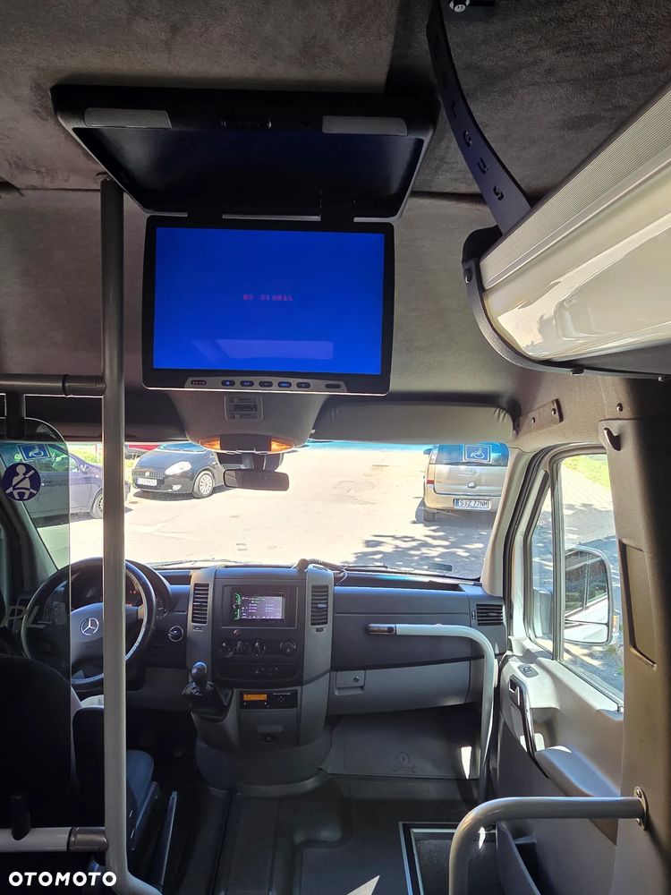Mercedes-Benz Sprinter - 9