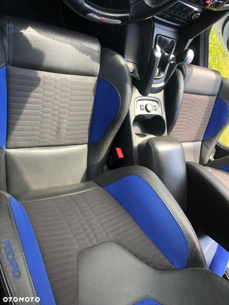 Ford Focus 2.0 EcoBoost ST - 11