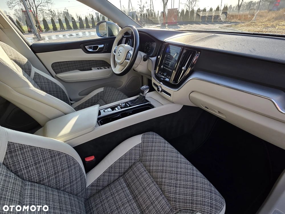 Volvo XC 60 T5 AWD Momentum - 12