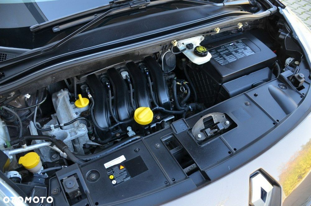 Renault Grand Scenic - 10