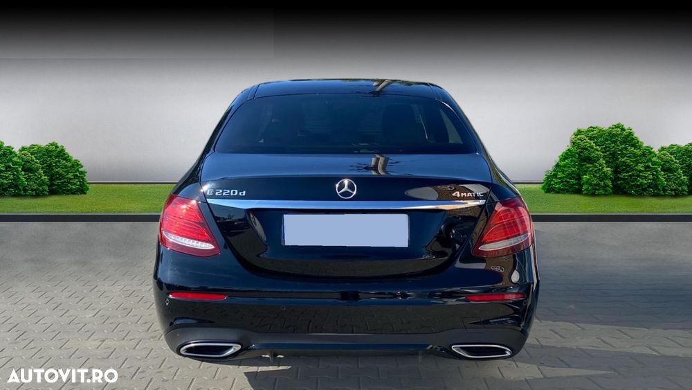 Mercedes-Benz E 220 d 4Matic 9G-TRONIC - 4