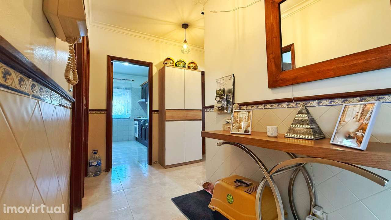 Apartamento T2 situado no 1.º andar, na Quinta do Conde - Grande imagem: 3/21