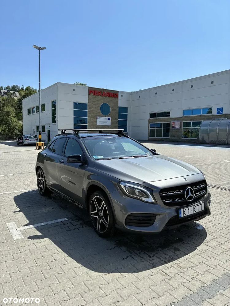 Mercedes-Benz GLA 250 7G-DCT AMG Line - 1