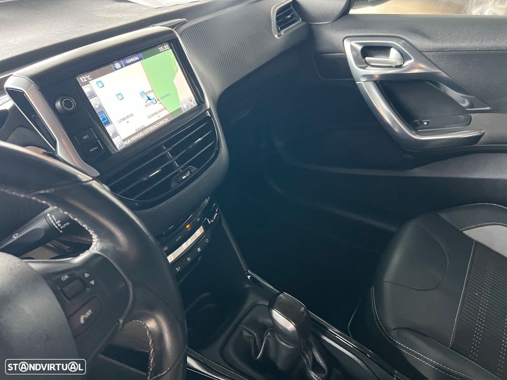 Peugeot 2008 1.2 PureTech Allure - 10