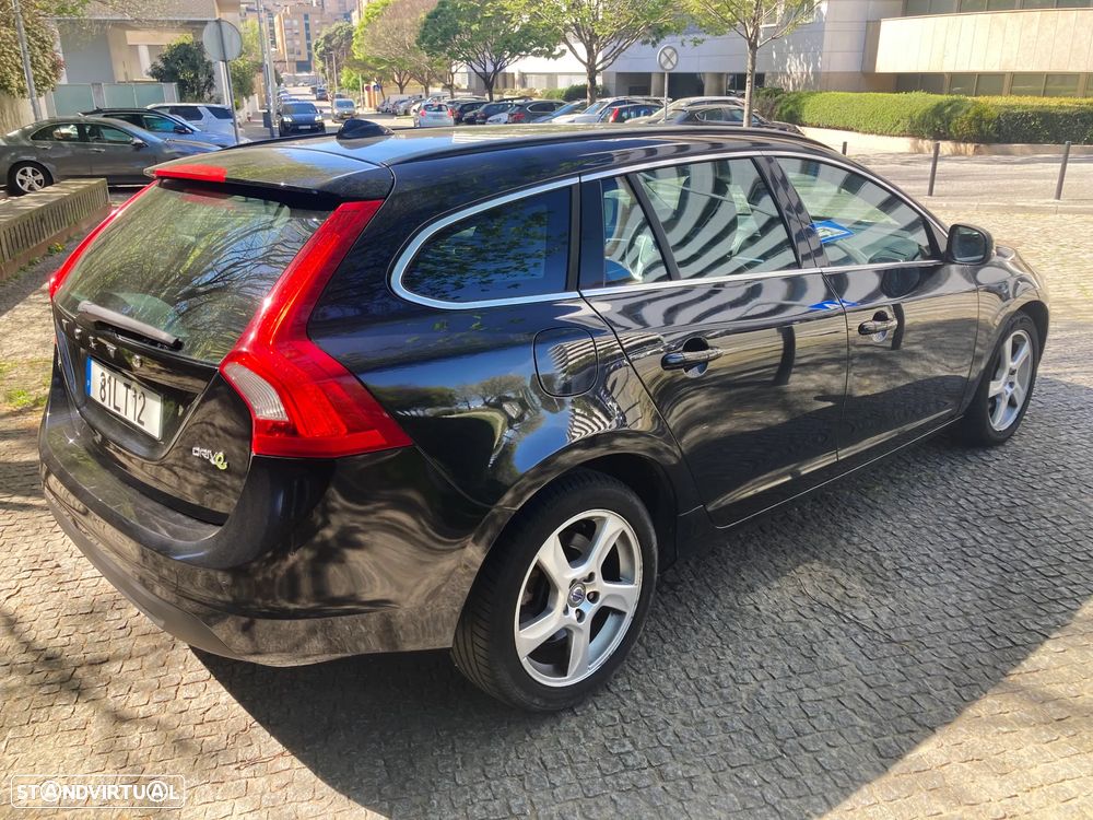 Volvo V60 1.6 D2 Drive Momentum Start/Stop - 2