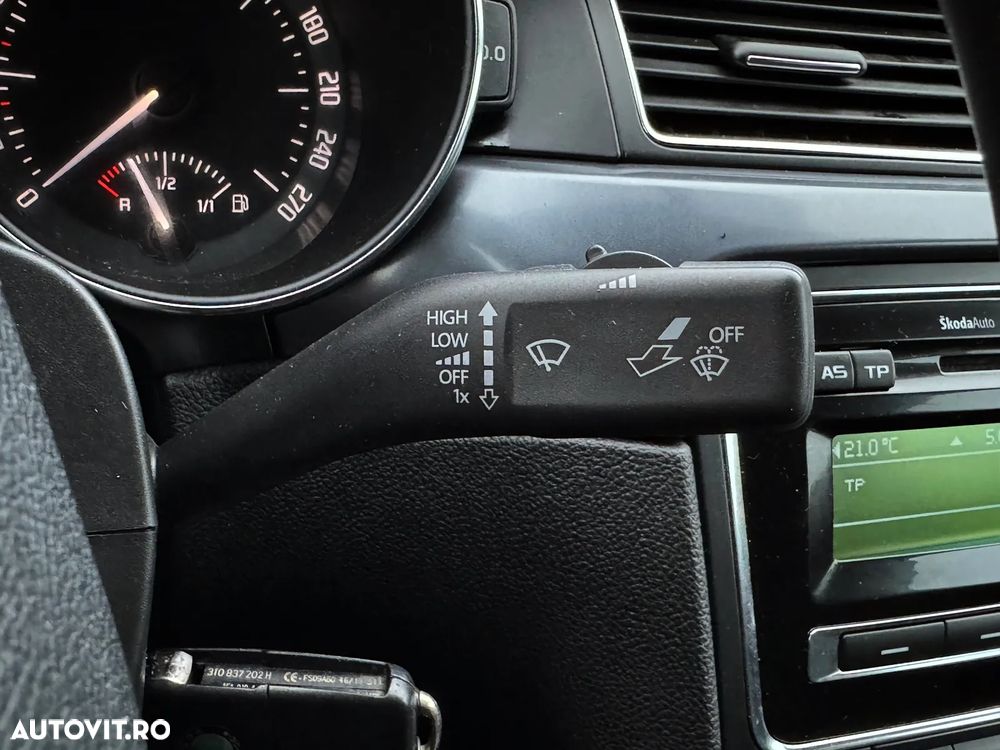 Skoda Superb 2.0 TDI DPF Elegance - 23