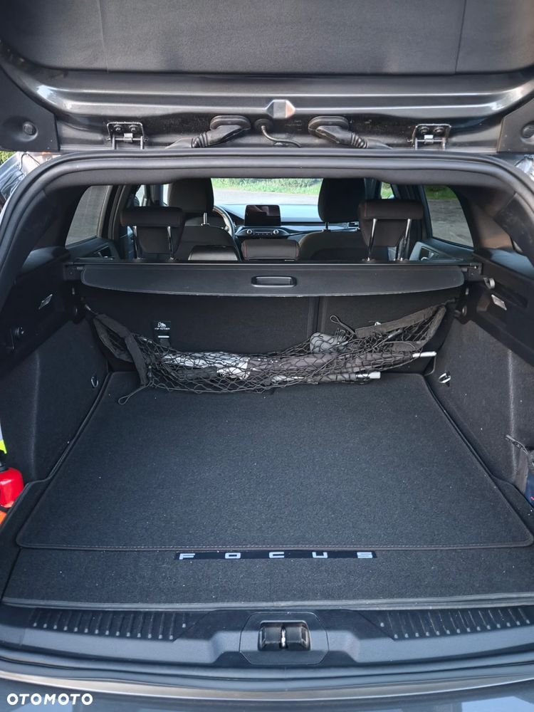 Ford Focus 1.5 EcoBoost ST-Line - 14
