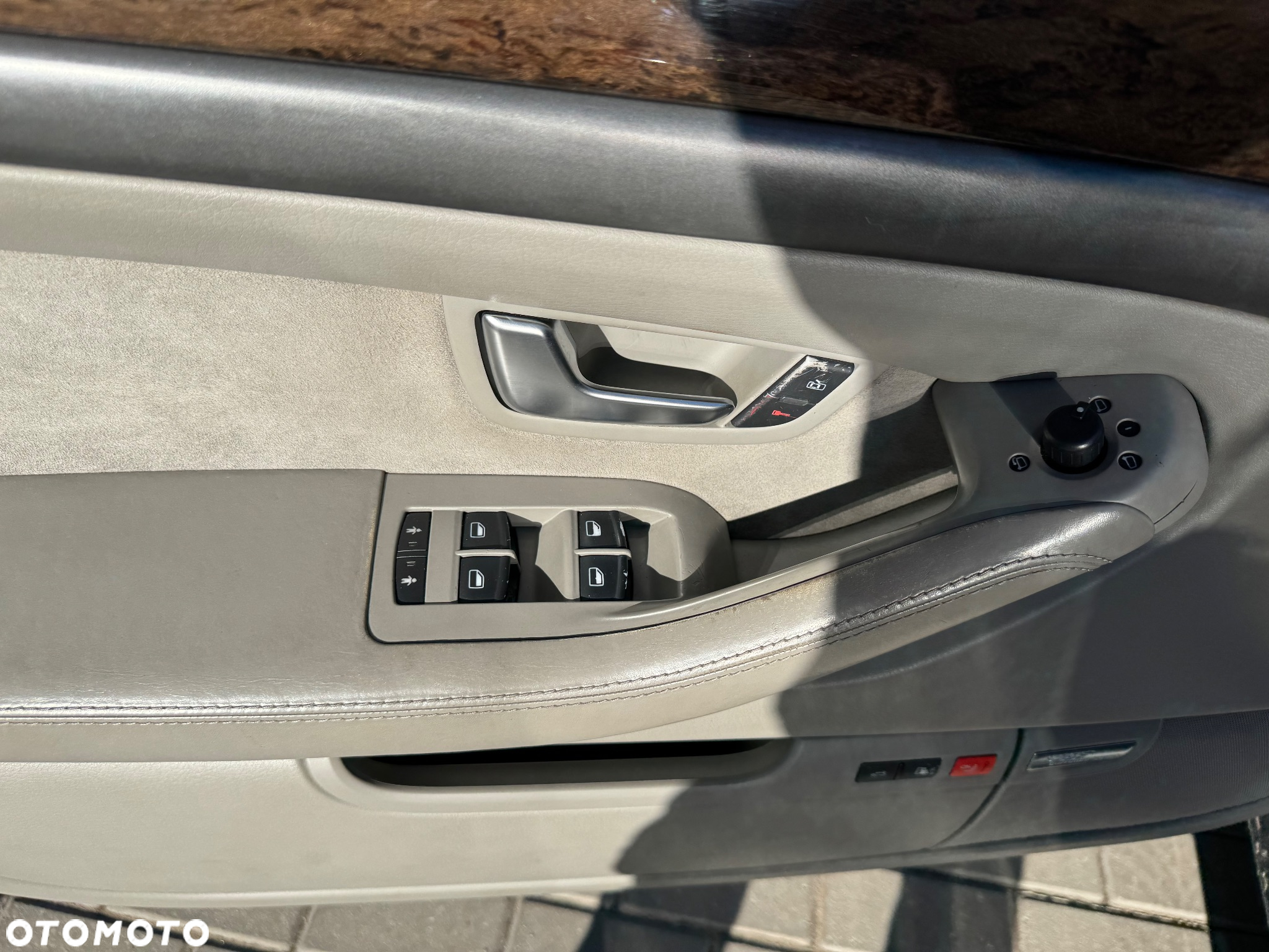 Audi A8 6.0 Quattro - 13