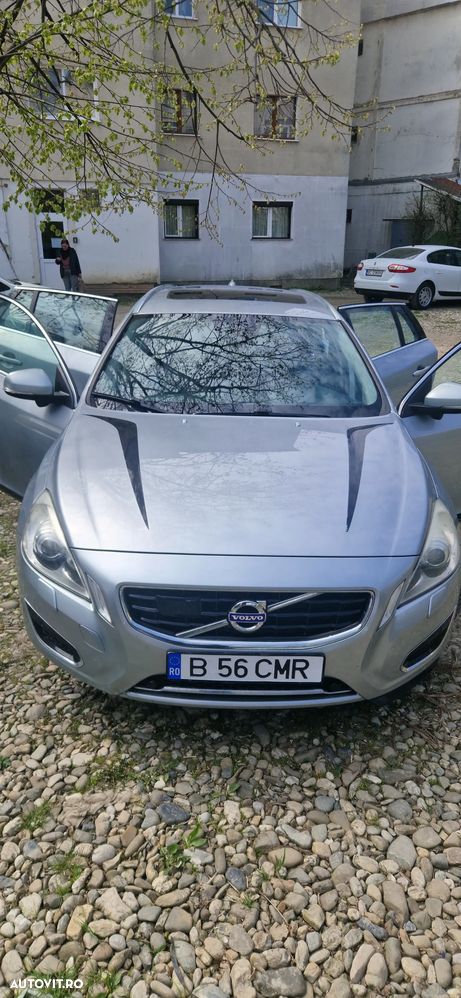 Volvo V60 D6 Plug-In-Hybrid AWD Geartronic Summum - 3