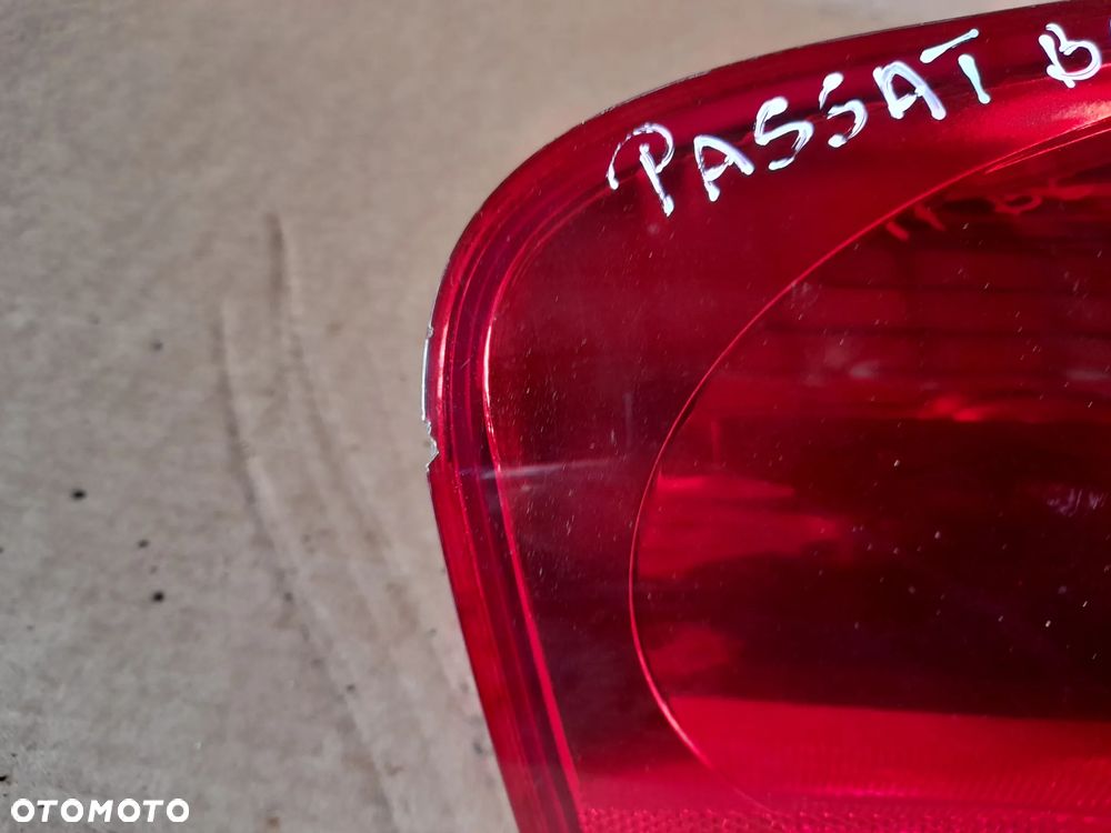 Lampa tylna lewa lub prawa Passat B6 kombi - 3