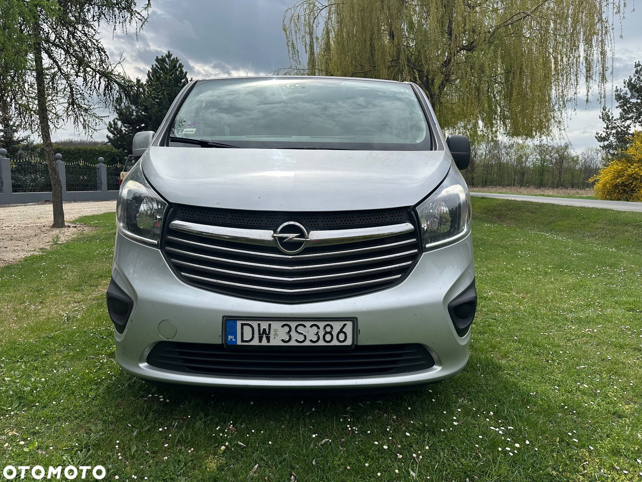 Opel Vivaro - 1