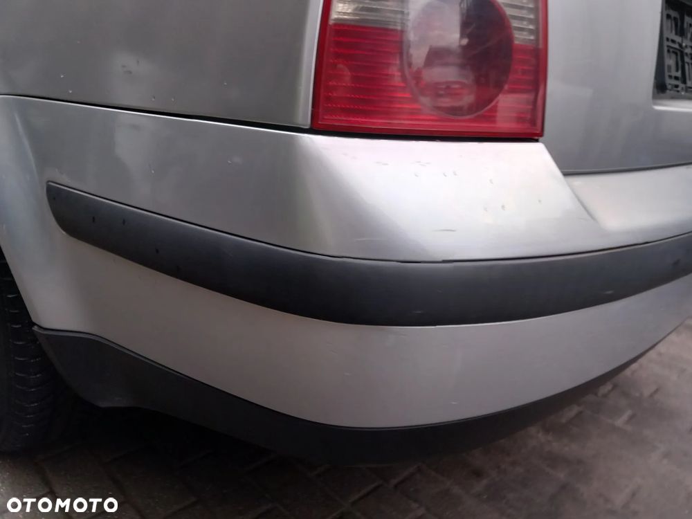 VW PASSAT B5 ZDERZAK TYLNY TYŁ SEDAN KOLOR: LA7W - 8