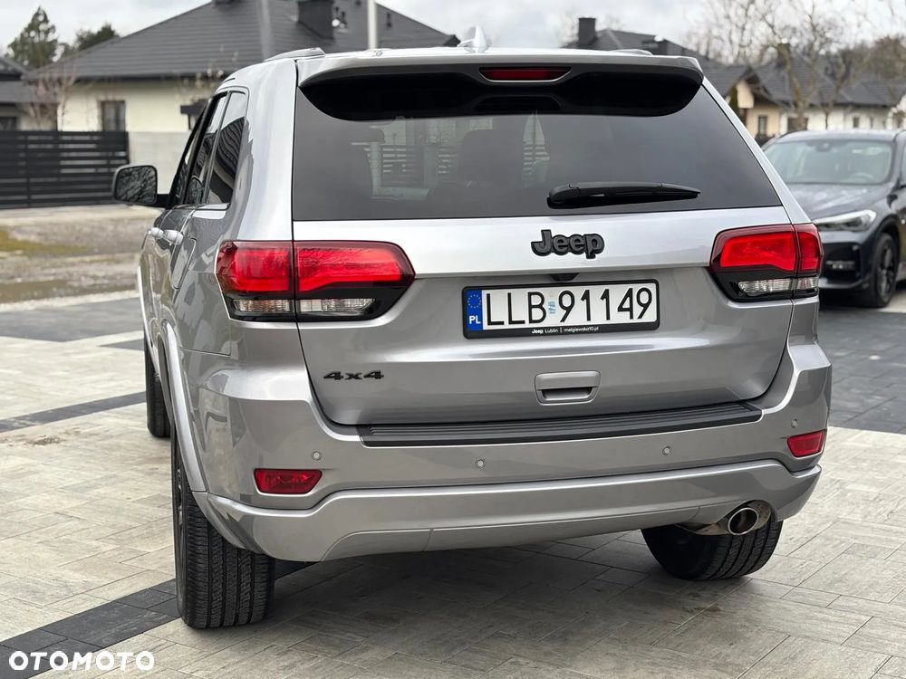 Jeep Grand Cherokee - 10