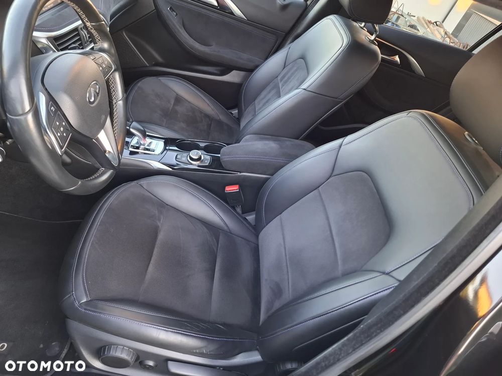 Infiniti Q30 2.2d Premium AWD 7DCT - 12