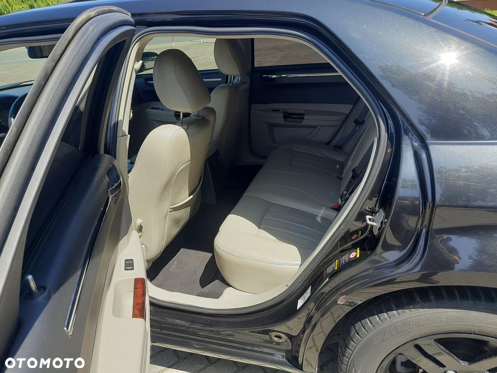 Chrysler 300C 3.0 V6 CRD - 11