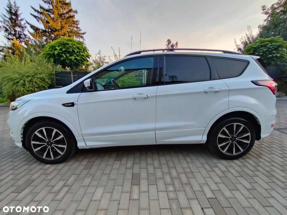 Ford Kuga 1.5 EcoBoost 2x4 ST-Line - 3