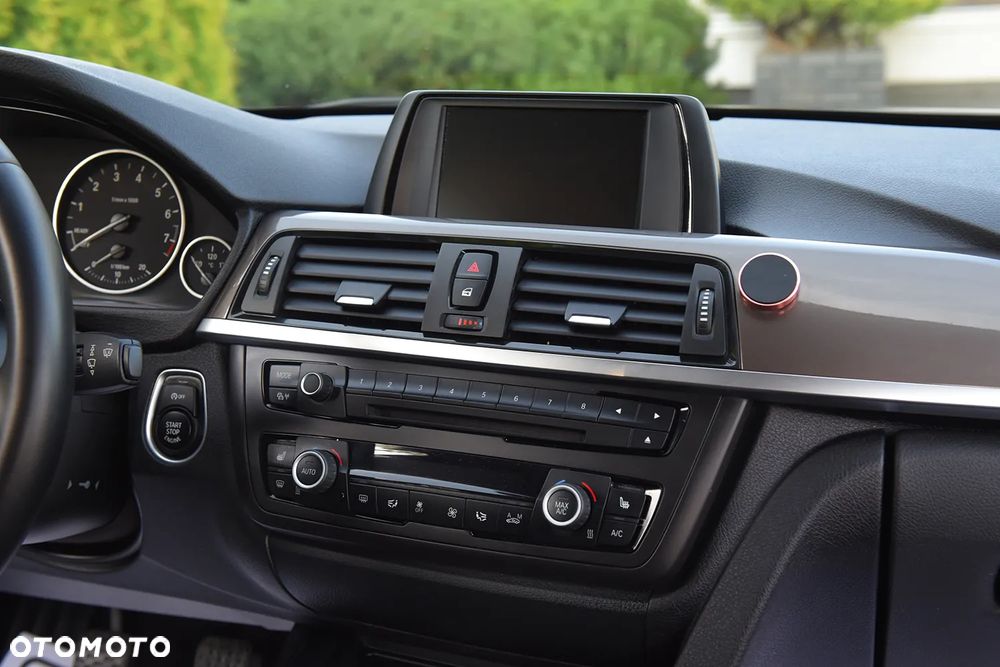 BMW Seria 3 316i - 31