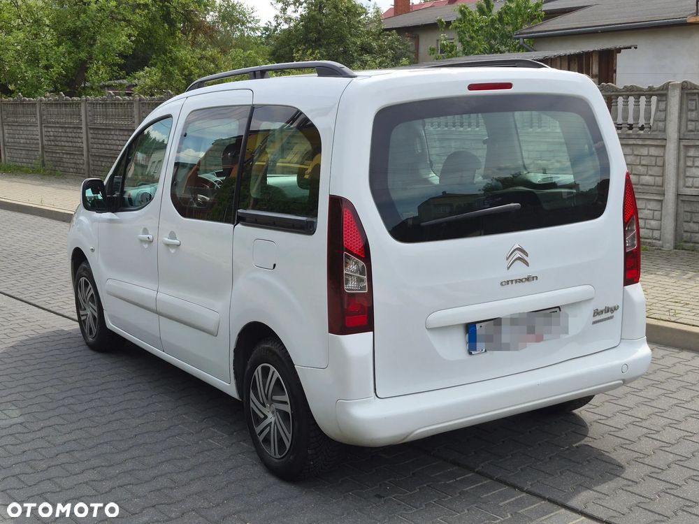 Volkswagen Touran 1.6 TDI DPF BlueMot Comfortline - 3