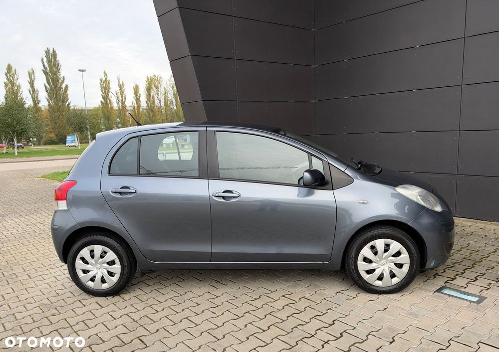 Toyota Yaris - 11