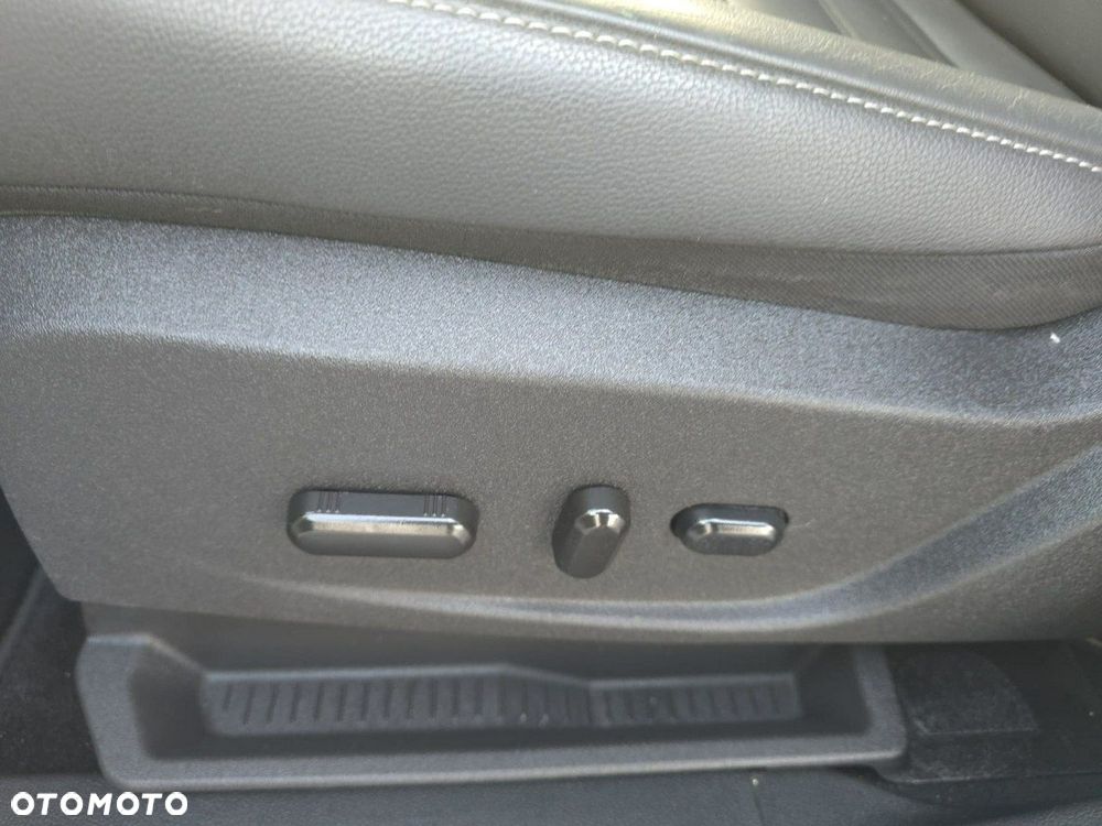 Ford Kuga - 22