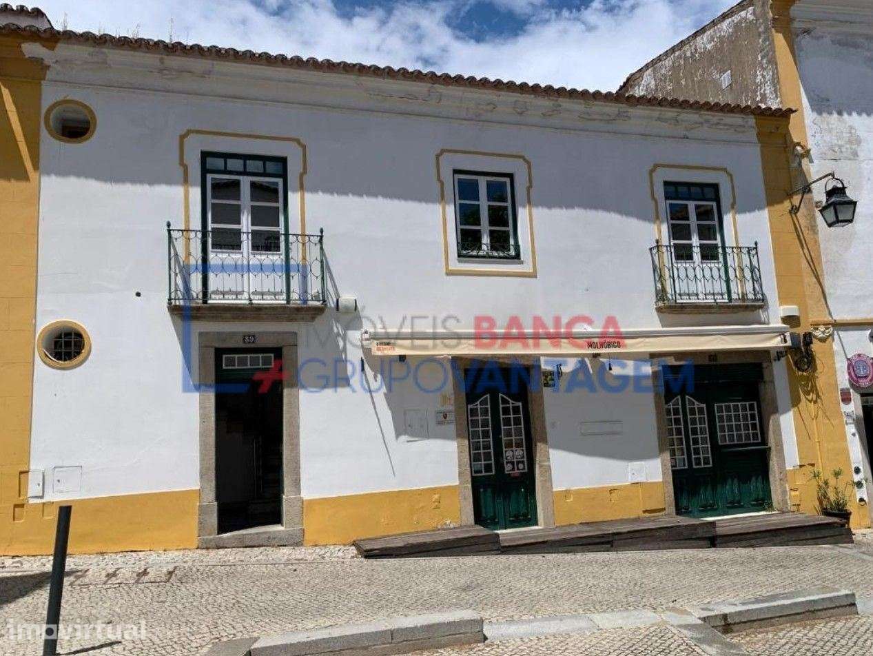 Moradia t4 no centro histórico de Évora