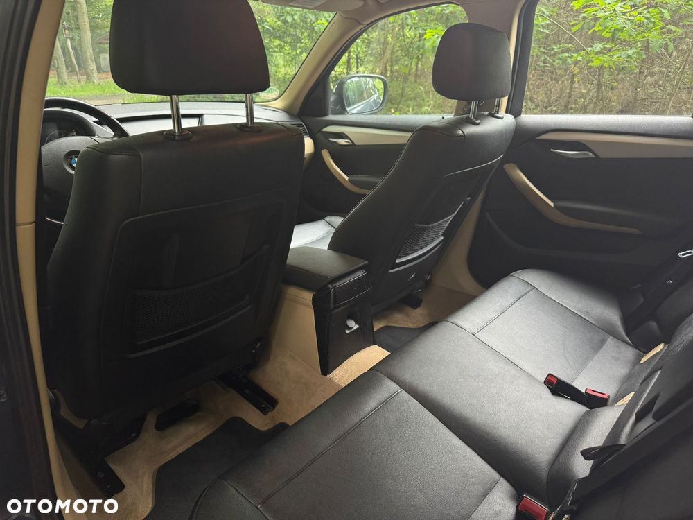 BMW X1 xDrive18d - 11