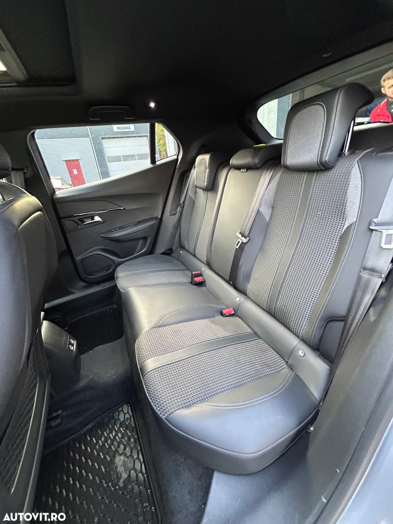 Peugeot 2008 e-2008 GT - 28