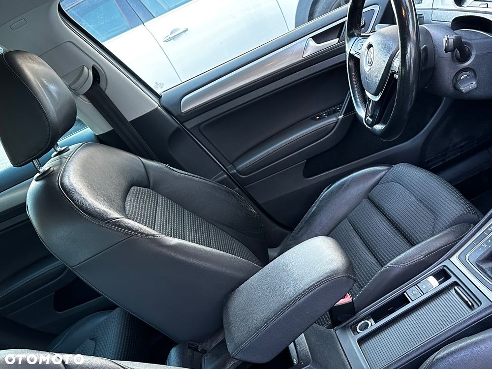 Volkswagen Golf 1.6 TDI BlueMot Comfortline DSG - 20