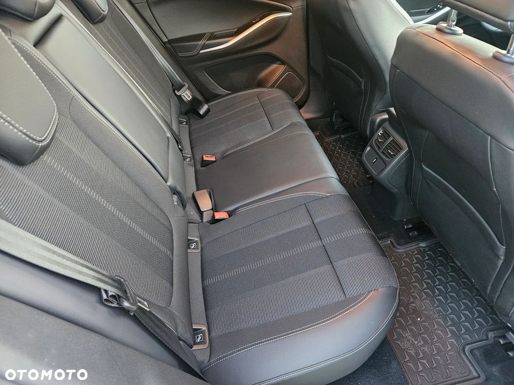 Opel Grandland X 1.2 Start/Stop Business Elegance - 25
