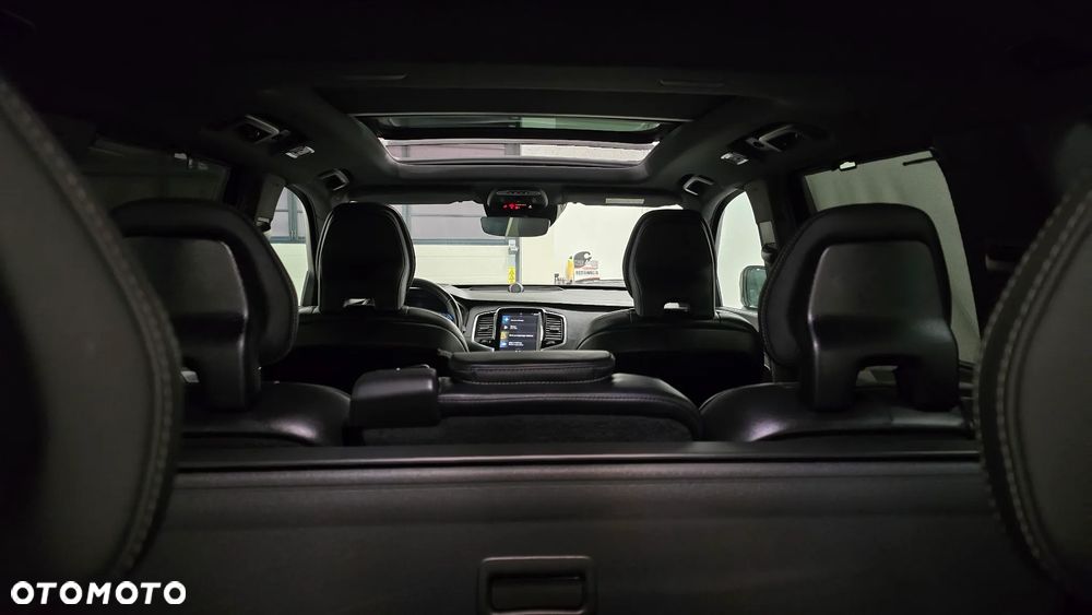 Volvo XC 90 B5 D AWD Ultimate Dark - 17