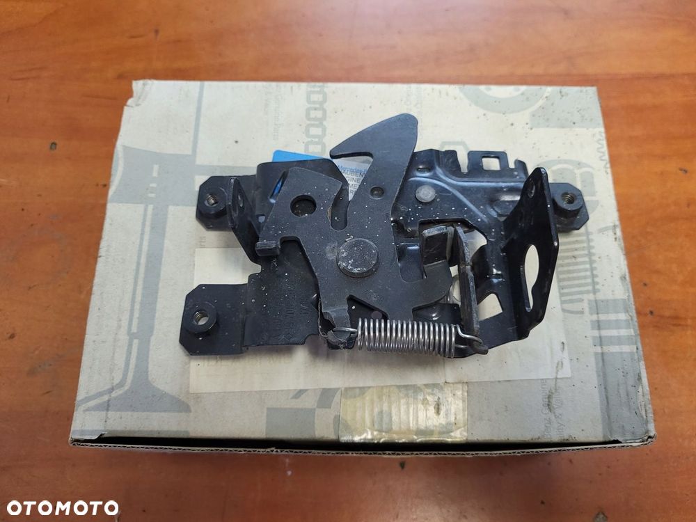ZAMEK MASKI MERCEDES W169 W245 A1698800360 - 1