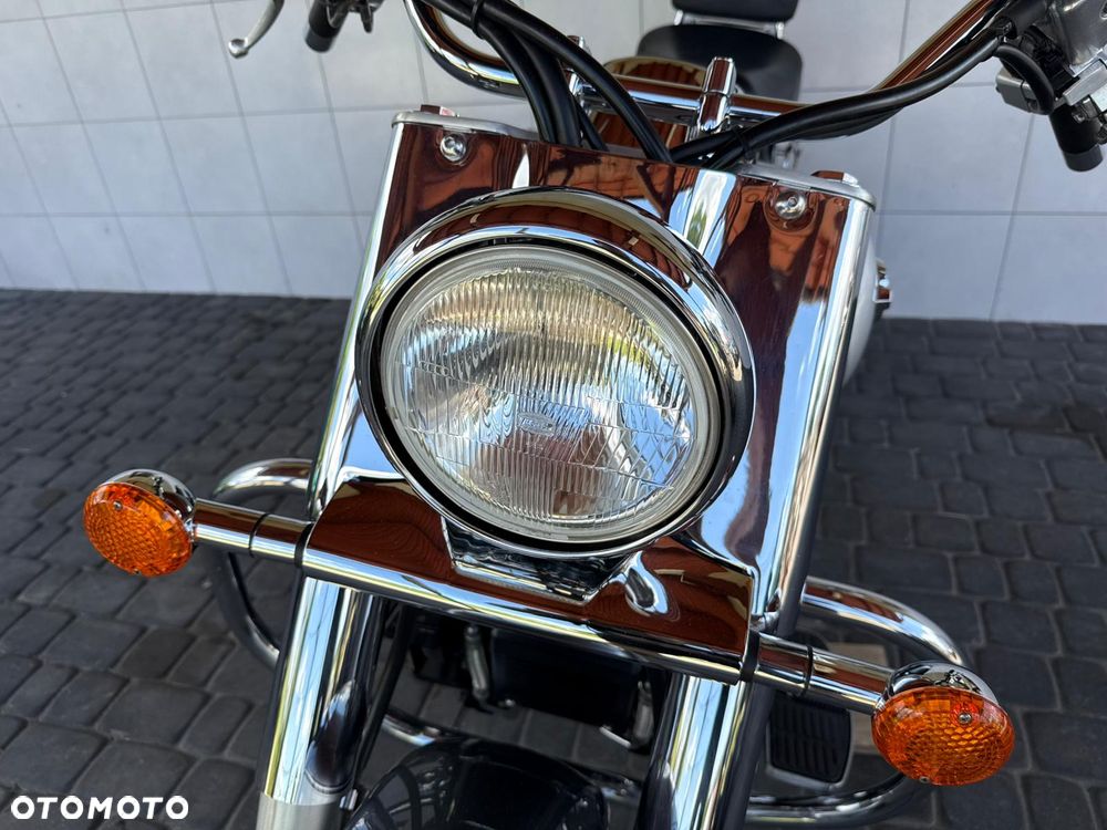 Suzuki Intruder - 25