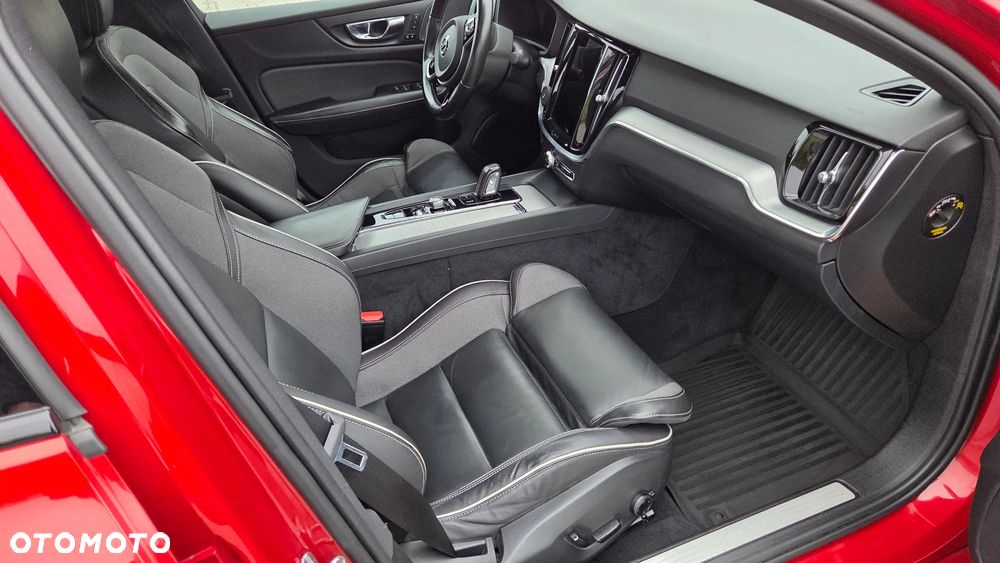 Volvo S60 T5 AWD R-Design - 16