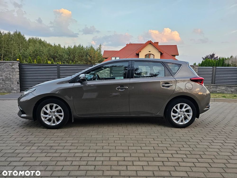 Toyota Auris 1.6 Premium - 5