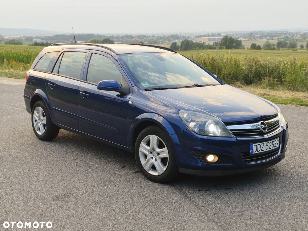 Opel Astra 1.9 CDTI DPF Cosmo - 1