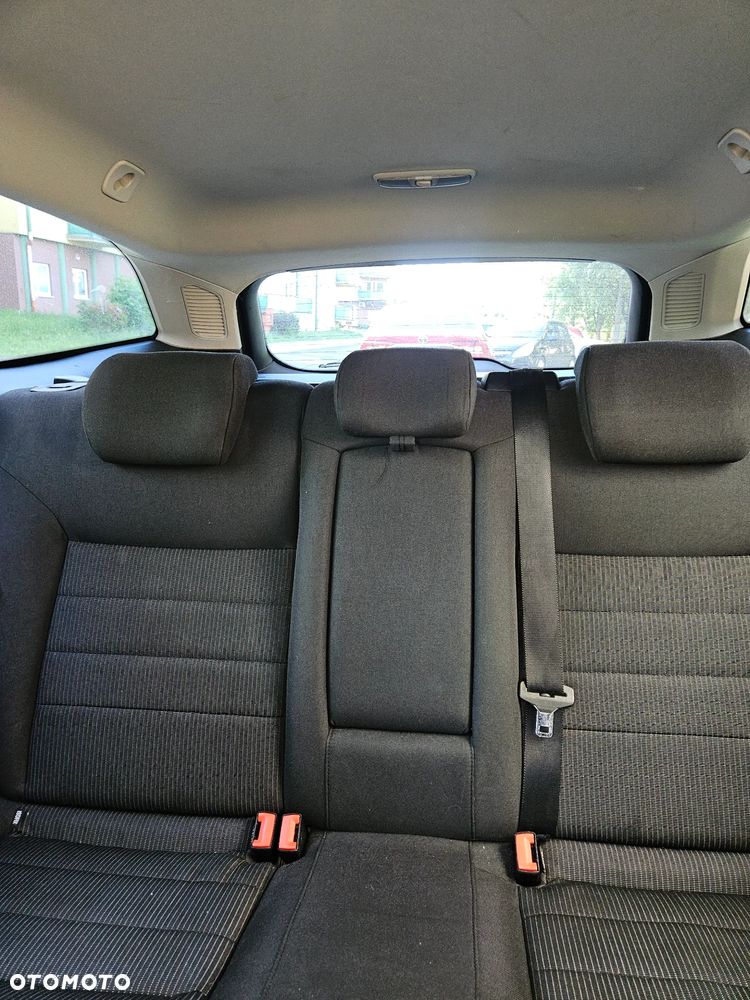 Ford Mondeo 2.0 Ambiente - 8