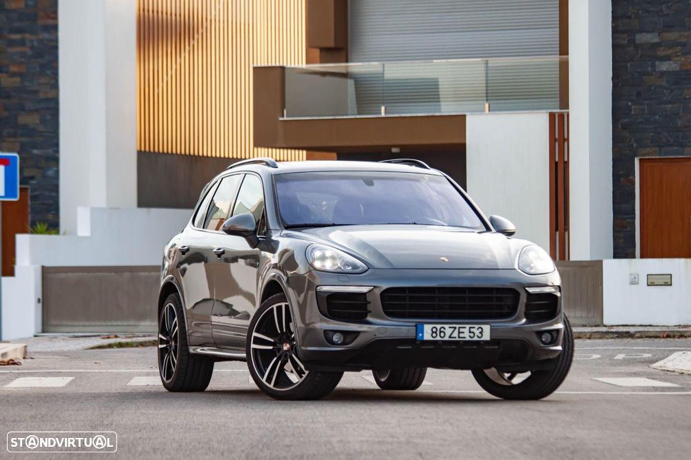 Porsche Cayenne S - 1