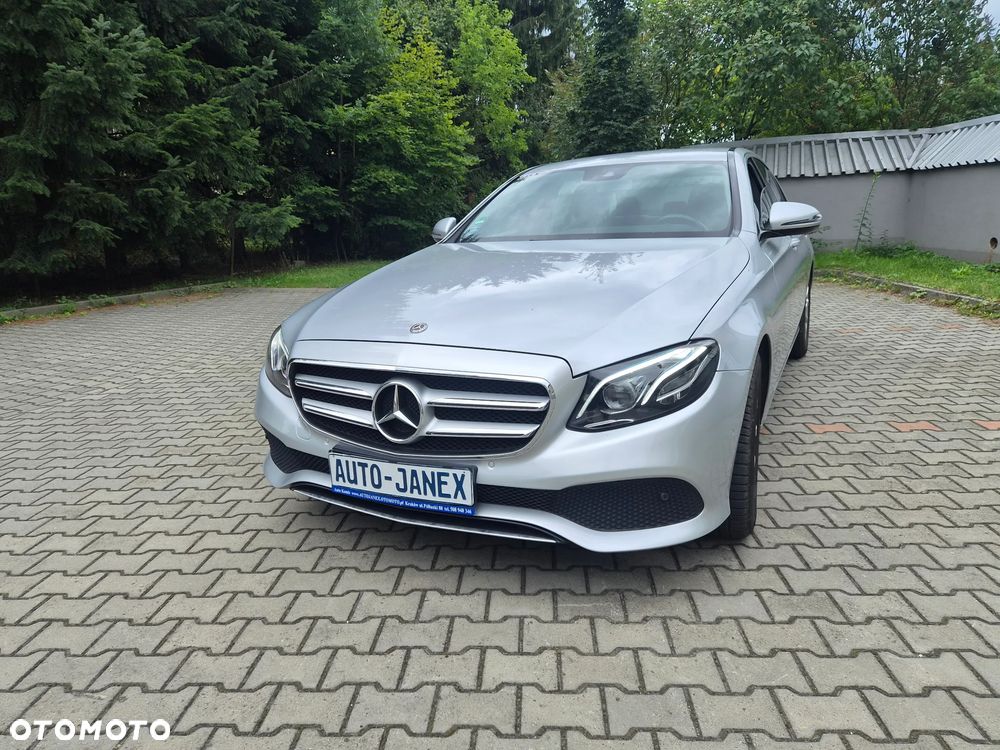 Mercedes-Benz Klasa E 200 4Matic 9G-TRONIC Avantgarde - 2