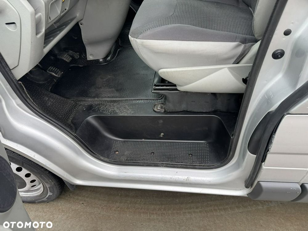 Opel Vivaro - 13