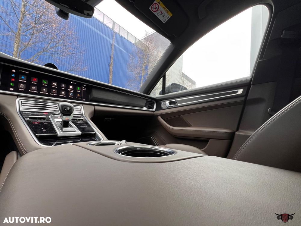 Porsche Panamera 4 E-Hybrid Platinum Edition - 15