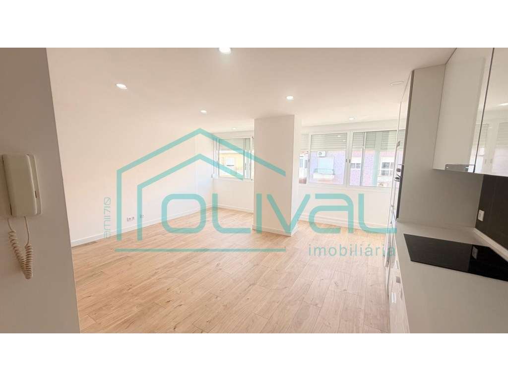 ******APARTAMENTO T3 REMODELADO CENTRO DE ALVERCA ******** - Grande imagem: 4/11