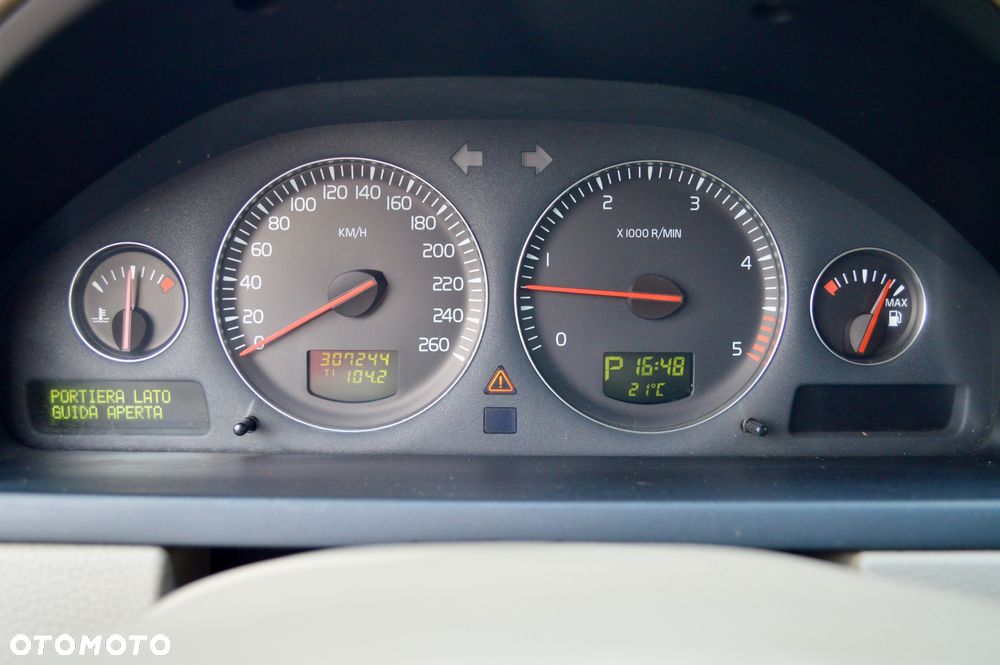 Volvo XC 90 2.4 D5 - 34