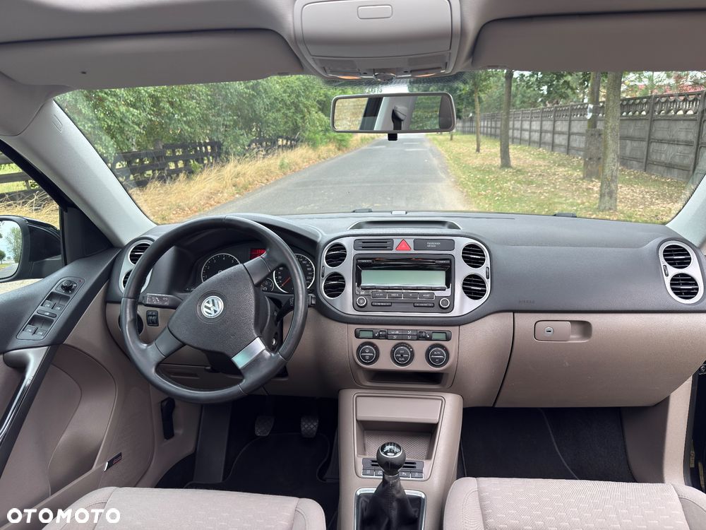 Volkswagen Tiguan - 10