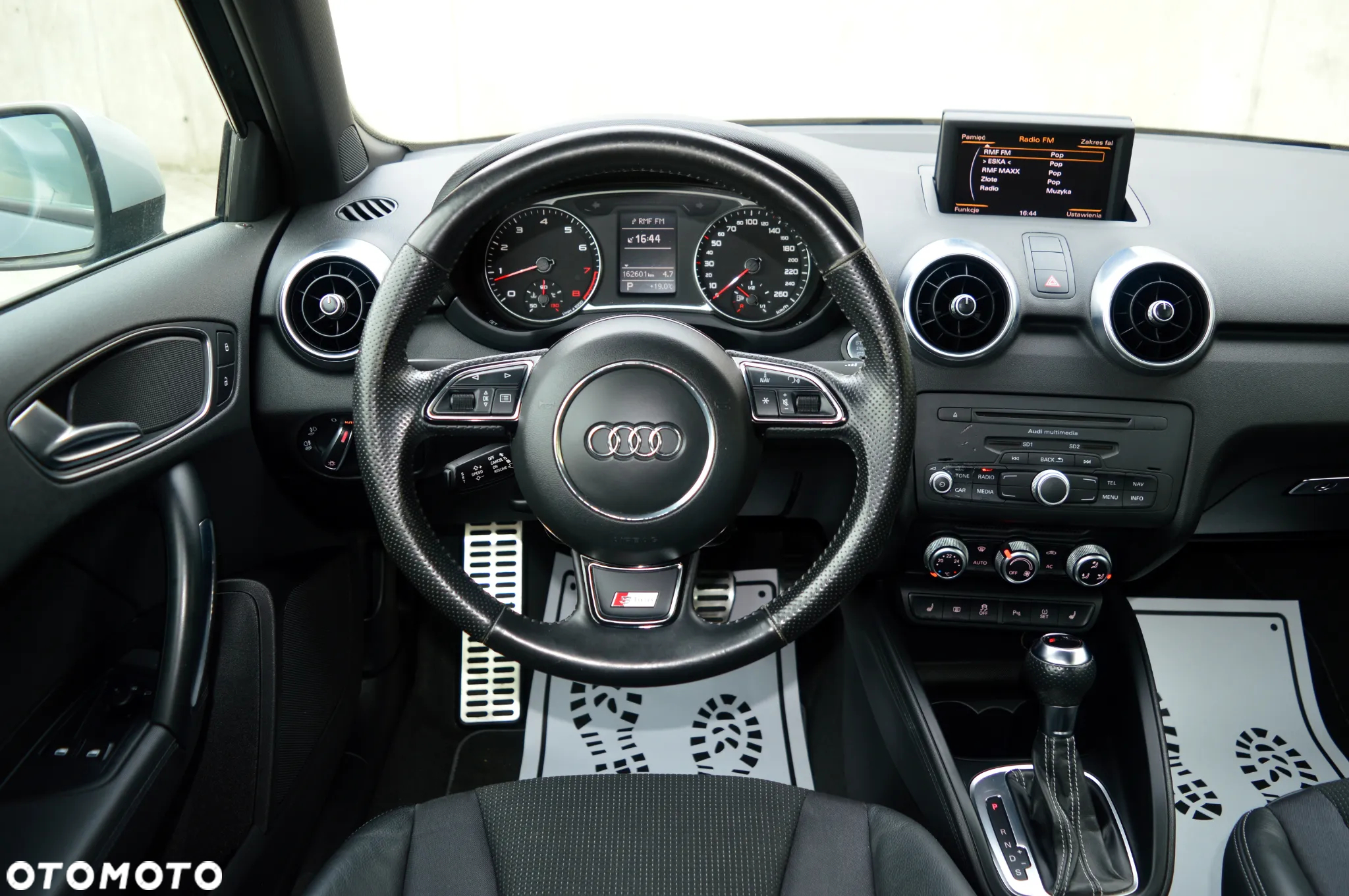 Audi A1 1.4 TFSI S tronic S line Sportpaket - 14