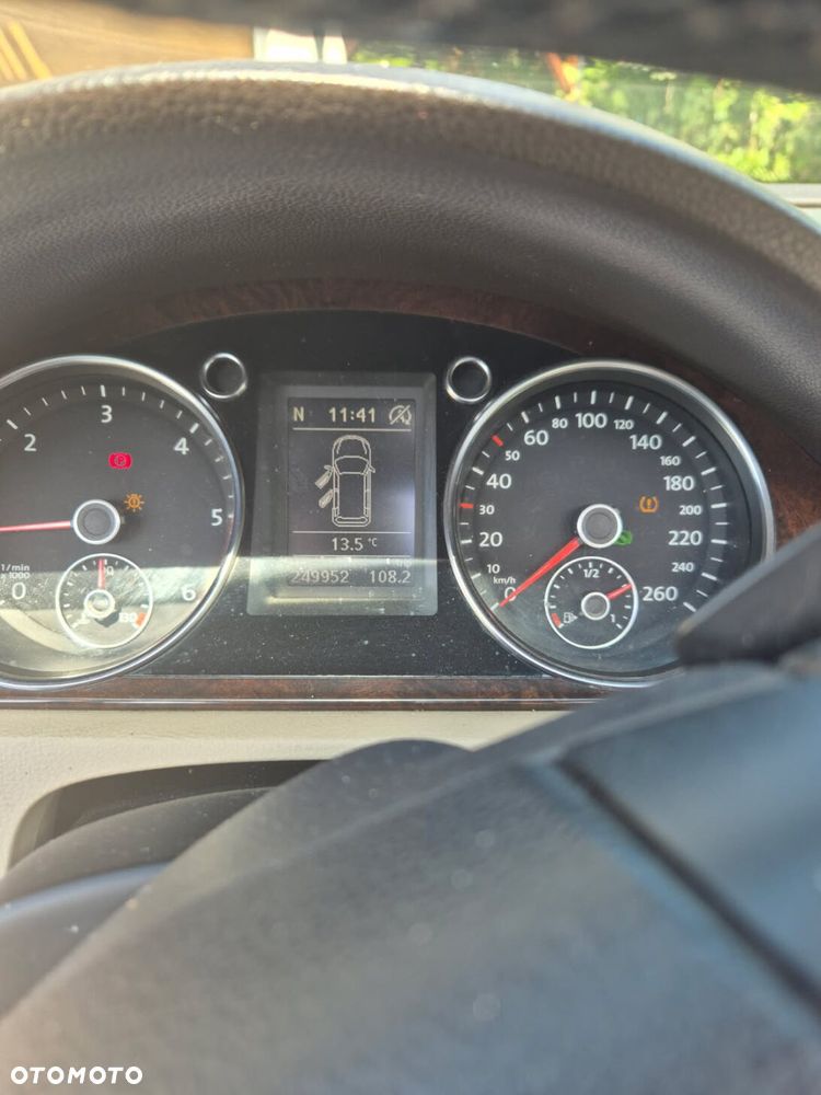 Volkswagen Passat 2.0 TDI DSG Highline - 5