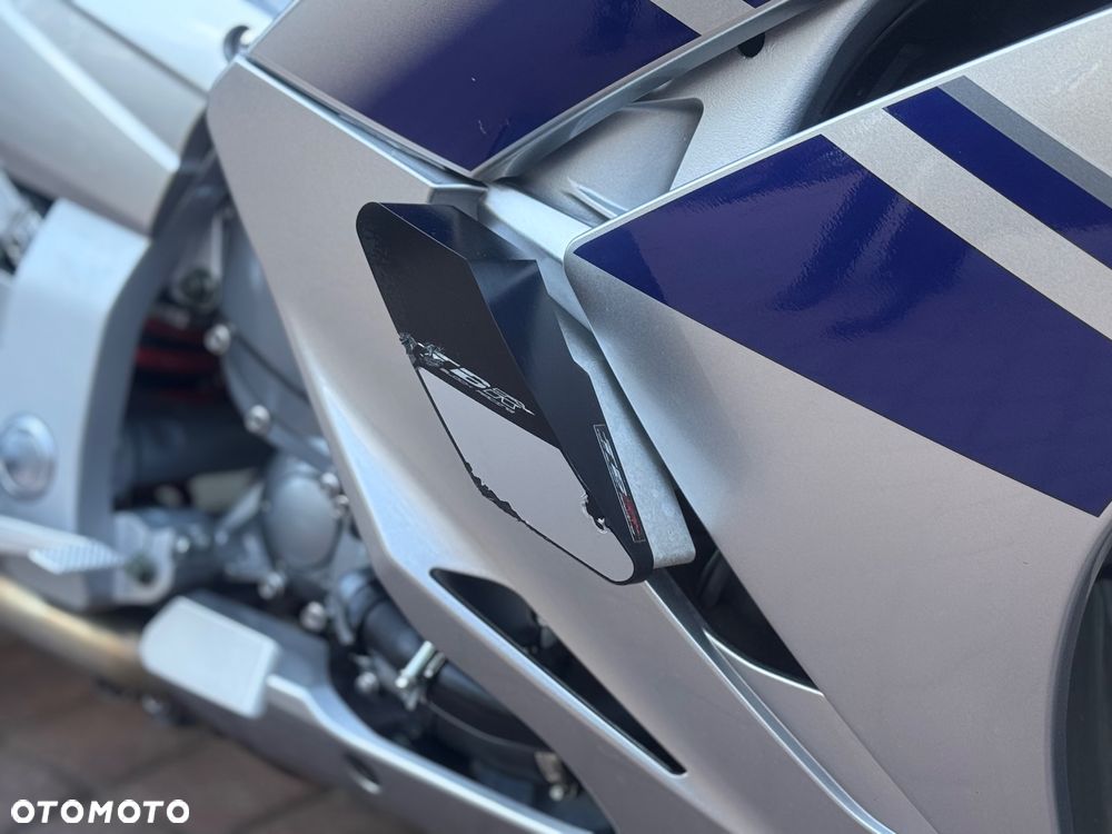 Yamaha FJR - 27
