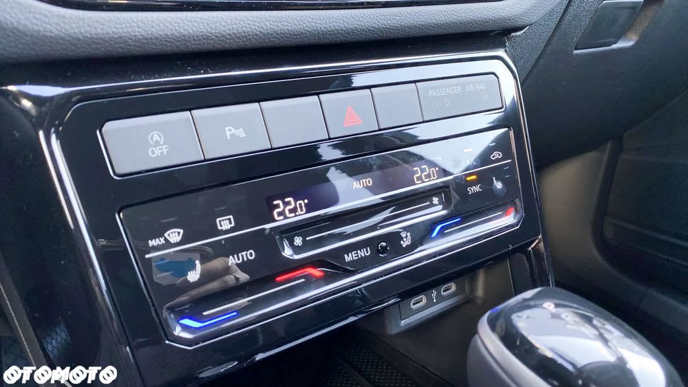 Volkswagen T-Cross - 17