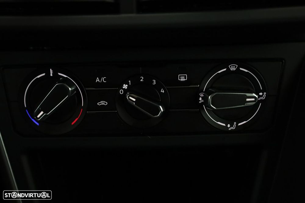 VW Taigo 1.0 TSI Urban DSG - 12