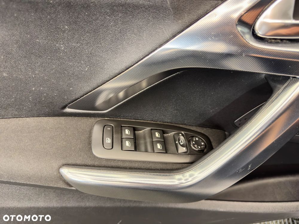 Peugeot 2008 BlueHDi FAP 120 STOP & START EAT6 Allure - 38